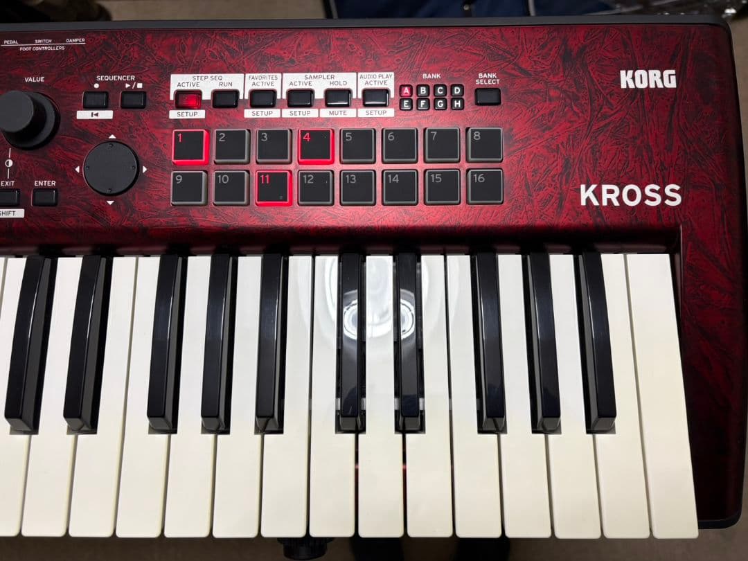 KORG KROSS 2 61鍵 レッドマーブル 純正ソフトケース付き