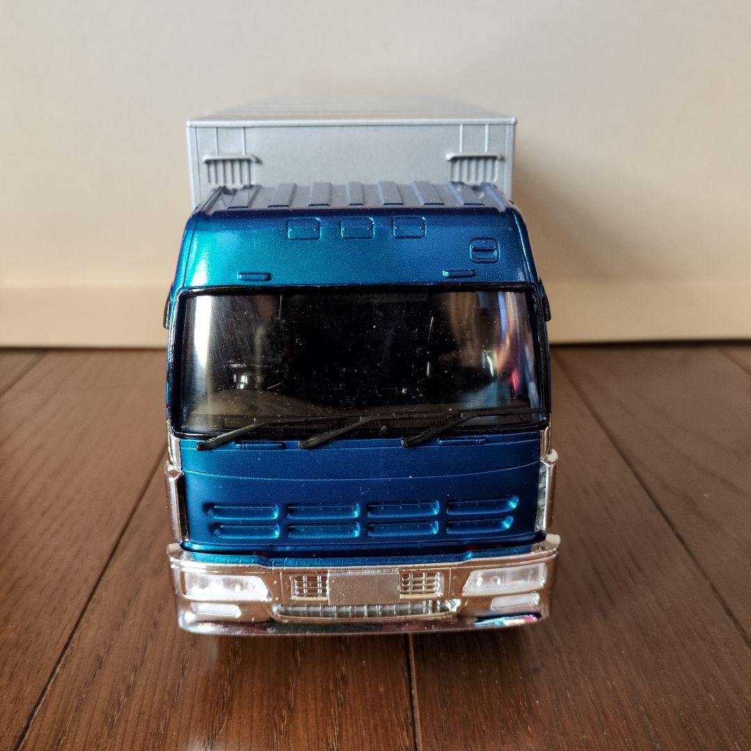 アオシマ　デコトラ　イスズギガ　冷凍車