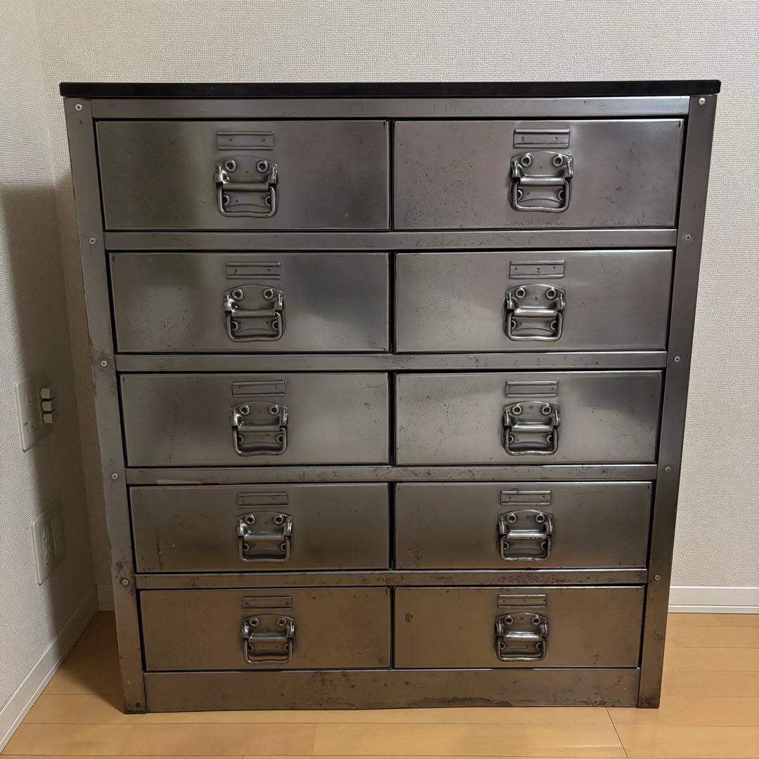 vintage インダストリアル　スチールキャビネット