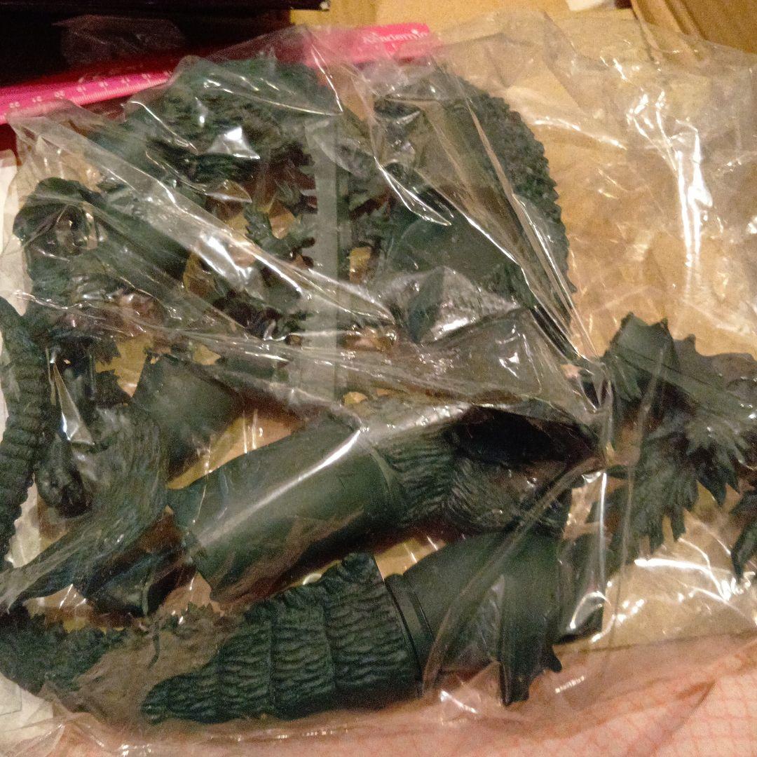 ゴジラ2000ミレニアム PVCモデルキット