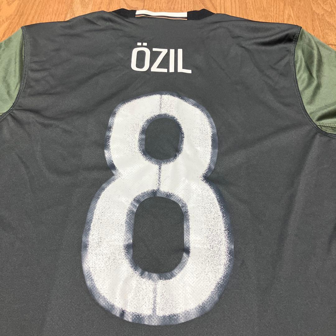 【美品/正規品】ドイツ代表 エジル ユニフォーム