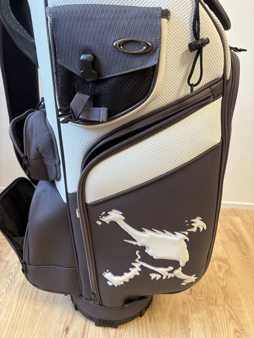 Oakley ゴルフバッグ グレーとホワイト