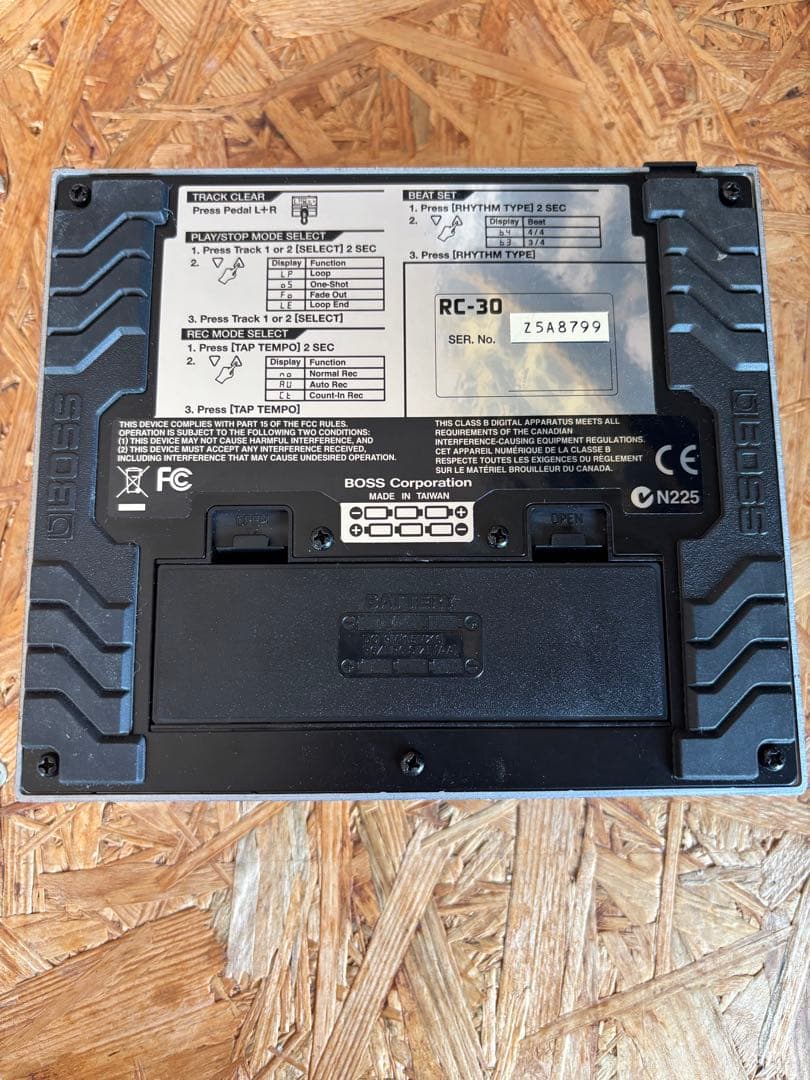 BOSS RC-30 名機！LOOP STATION デュアルトラックルーパー