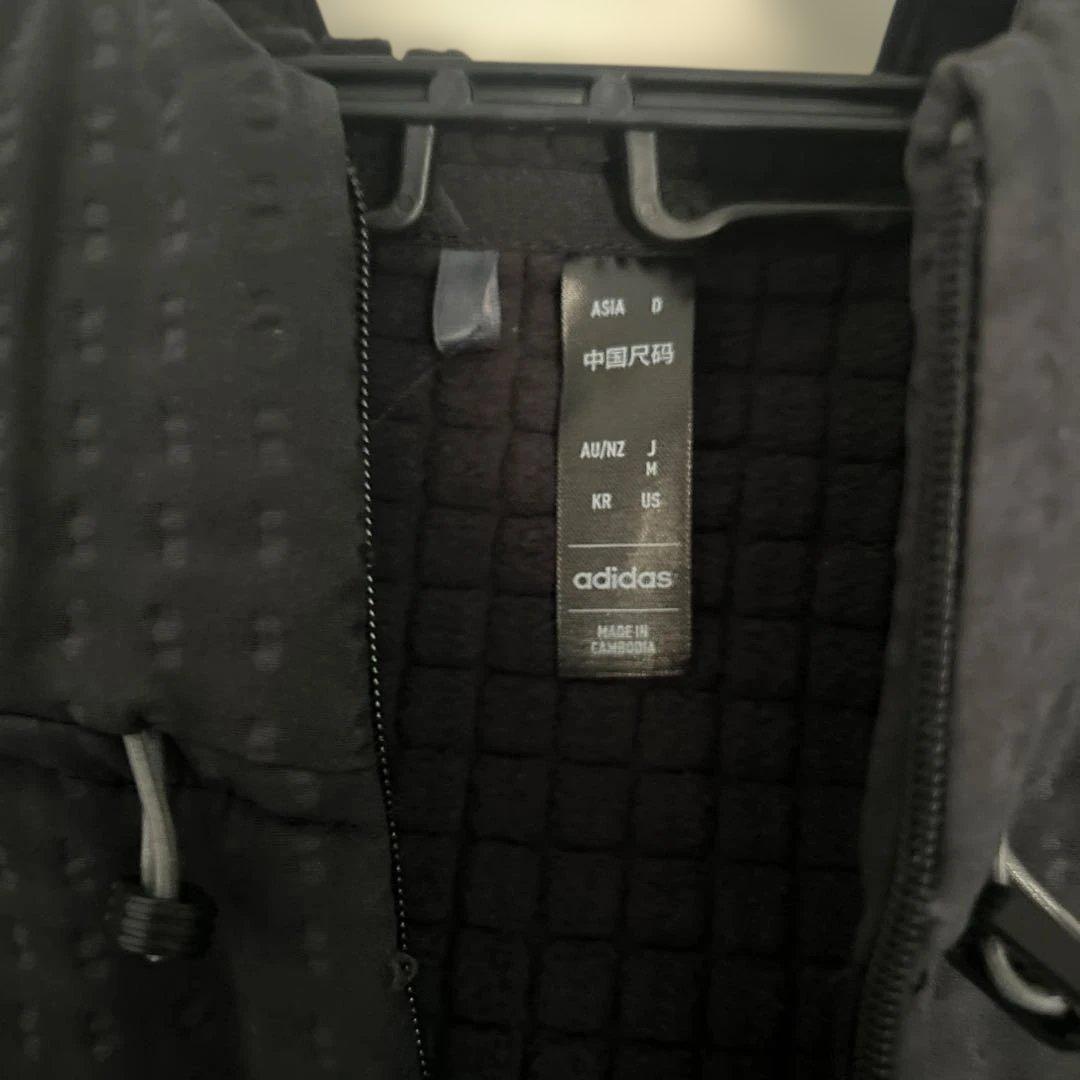 adidasハーフジップベストブラックM