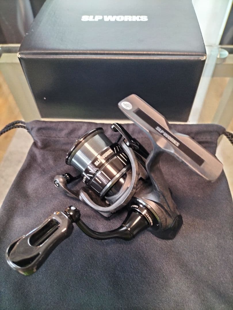 ダイワ SLPワークス ディスプラウト21 DS LT2000SS 黒い特務機2