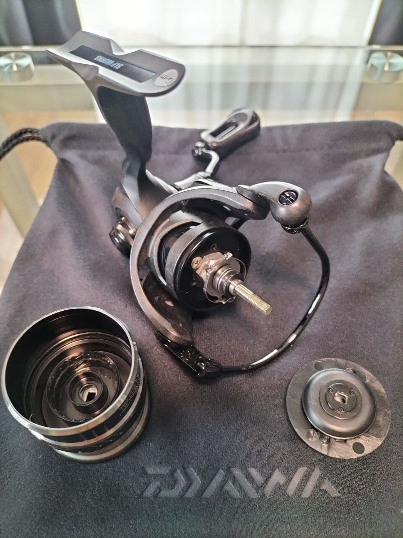 ダイワ SLPワークス ディスプラウト21 DS LT2000SS 黒い特務機2