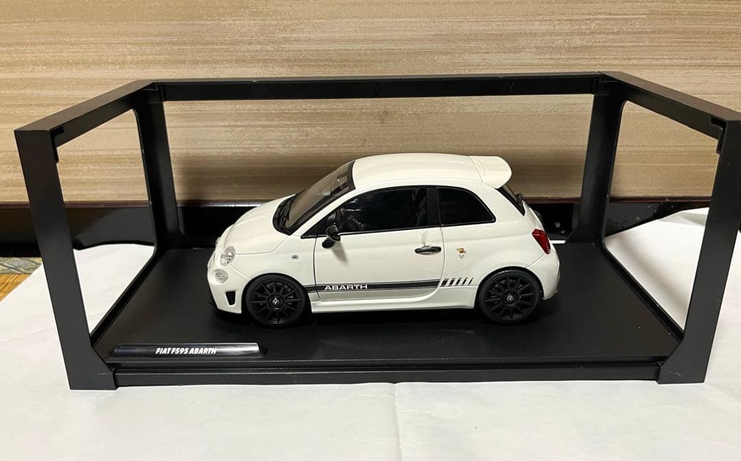 ミニカー SOLIDO 1/18 FIAT NUOVA 500 ABARTH 595