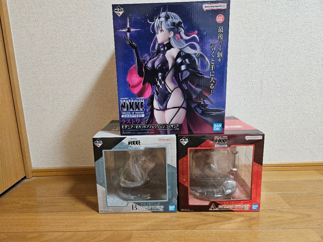 はてぃ メガニケ 一番くじ ラストワン、A賞、B賞セット売り＋おまけ付き