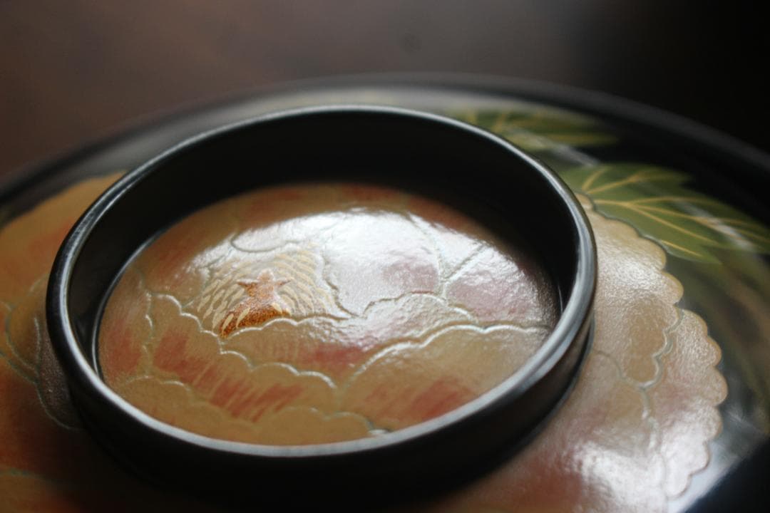 時代逸品！上質黒漆に優美な牡丹見返し蜂蒔絵の映えるお椀2点（検輪島塗蒔絵椀雑煮椀