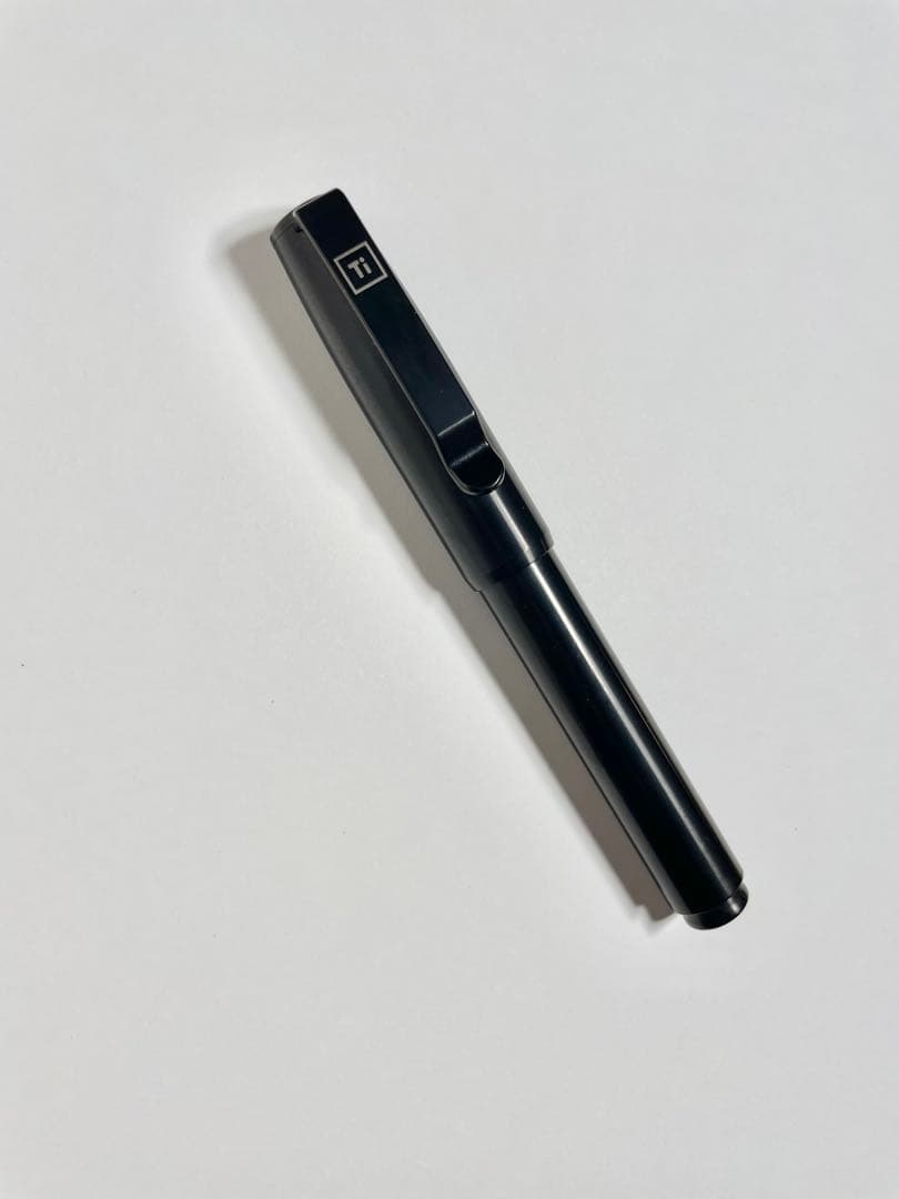 Big Idea Design チタン製万年筆　DLCブラック　FE