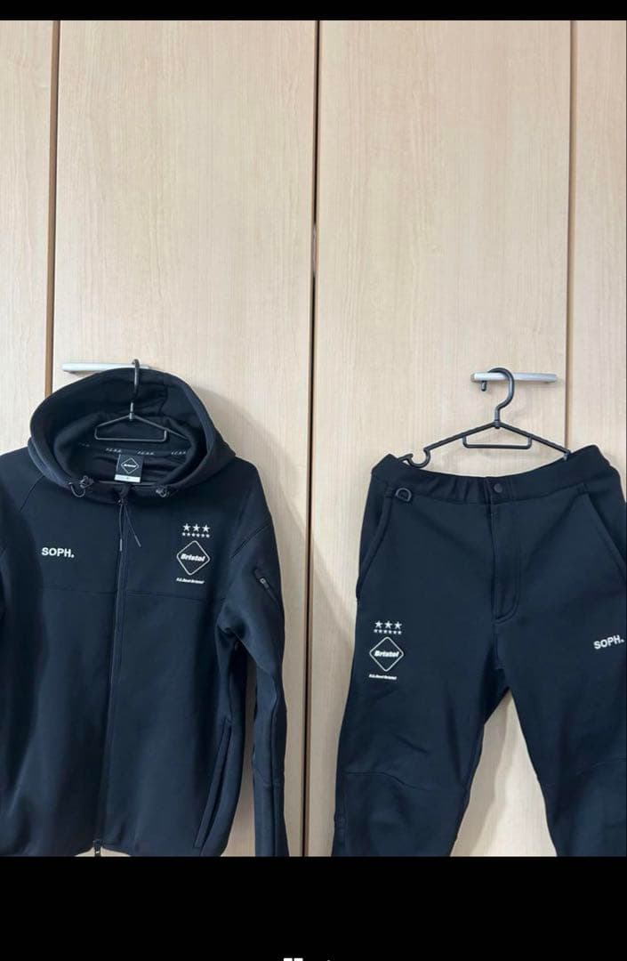 F.C.R.B ブリストル　セットアップ　サイズＳ