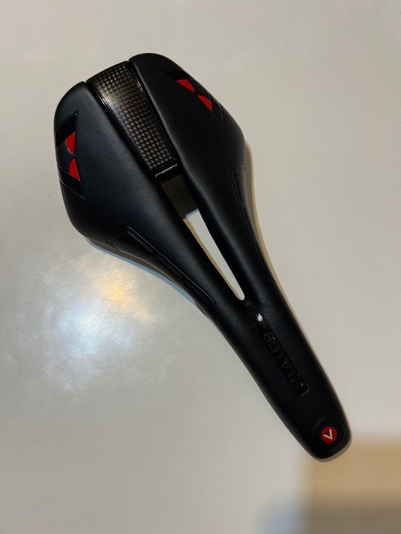 ASTVTE アスチュート MOON RACING カーボン サドル 軽量