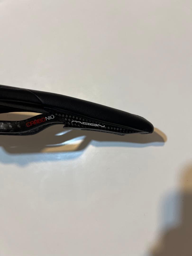 ASTVTE アスチュート MOON RACING カーボン サドル 軽量