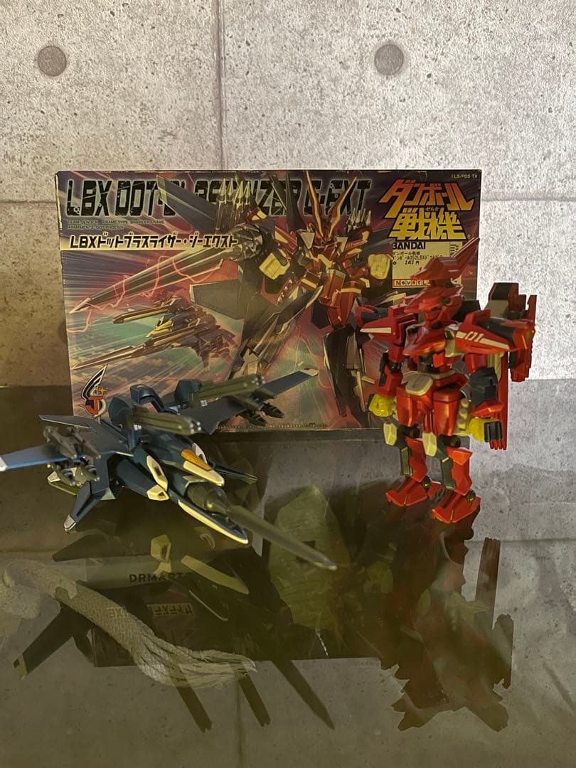 ダンボール戦機　LBX ドットブラスライザー•ジーエクスト