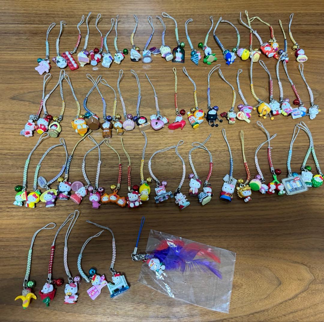 ハローキティ　根付け　66個