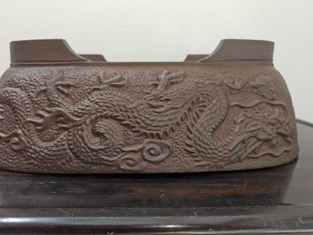 ドラゴン彫刻の陶器の盆栽鉢 約41cm×32cm×13cm　落款あり