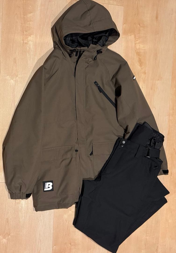 【美品】BOARDEE スノーウェア 上下セット Mサイズ