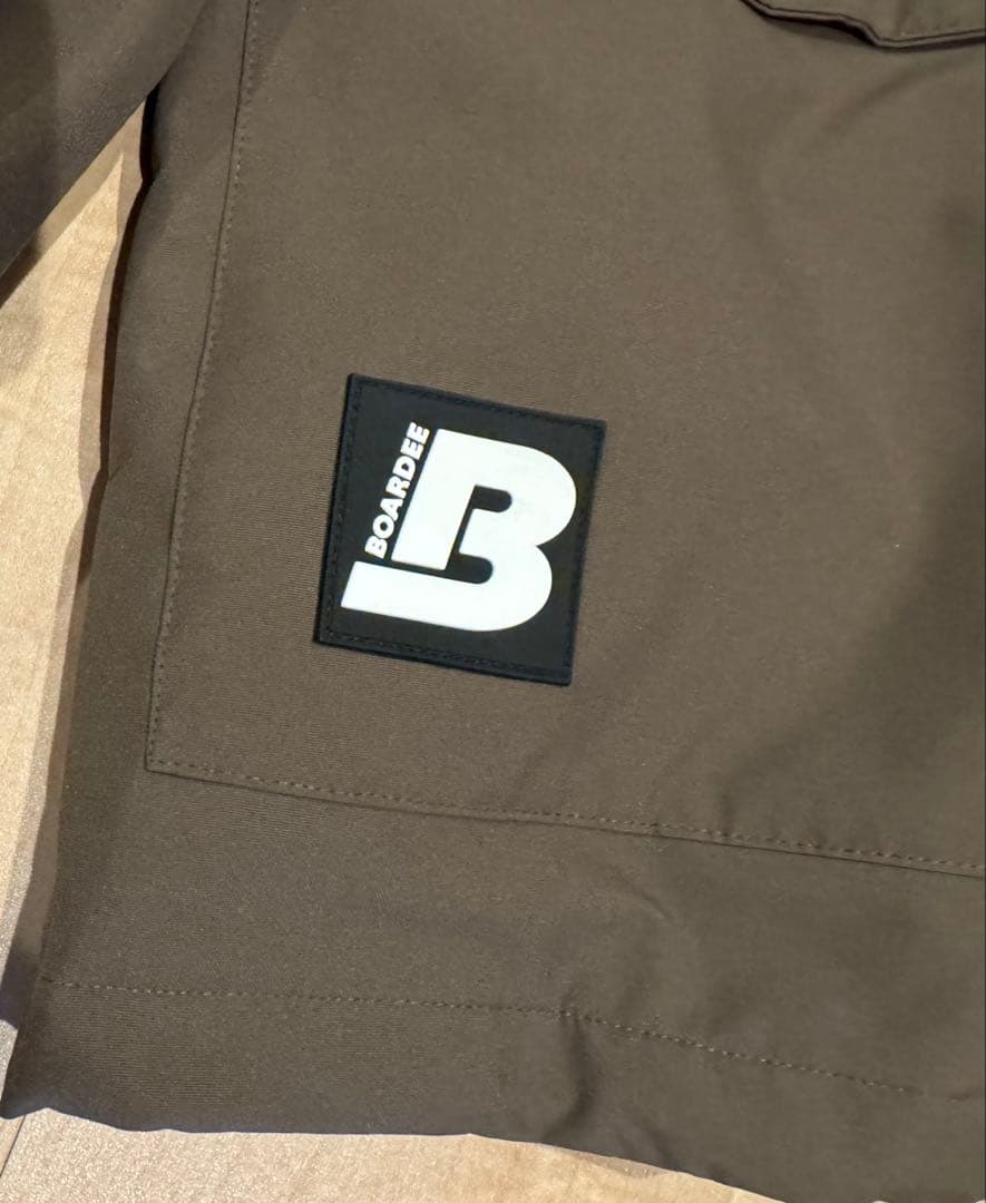 【美品】BOARDEE スノーウェア 上下セット Mサイズ