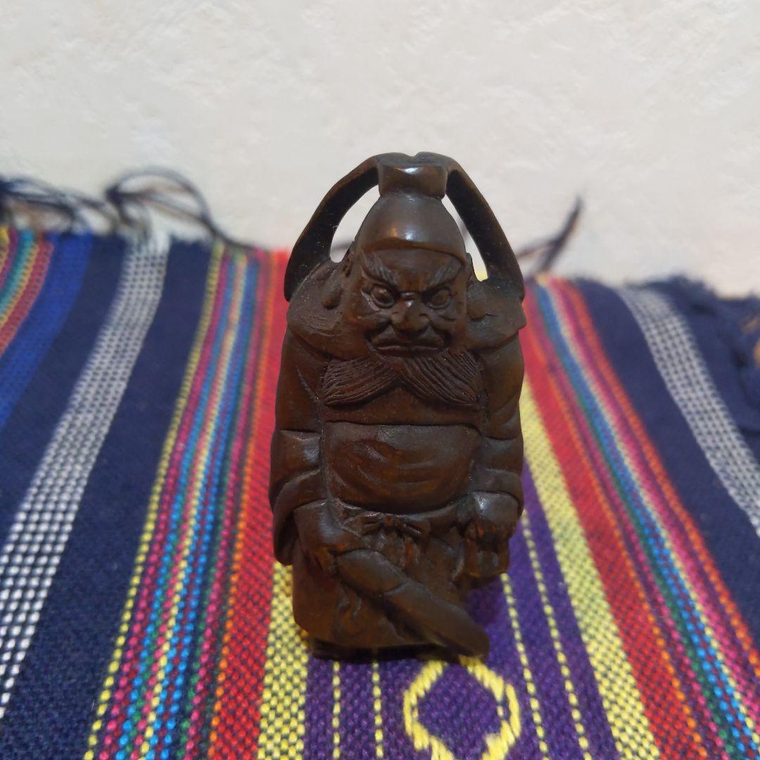 時代提げ物 緻密彫木製根付 在銘【鍾馗様】高さ約6.3cm 重さ約17ｇ厄除魔除