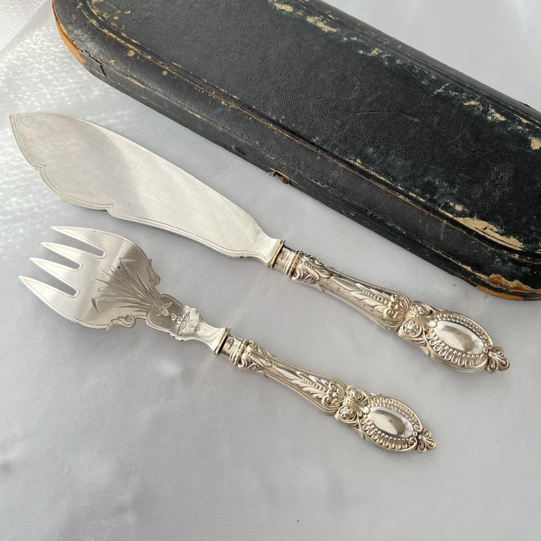 【英国】 ビクトリアンのサーバー ペア　 獅子のエングレイブ 豪奢！！！