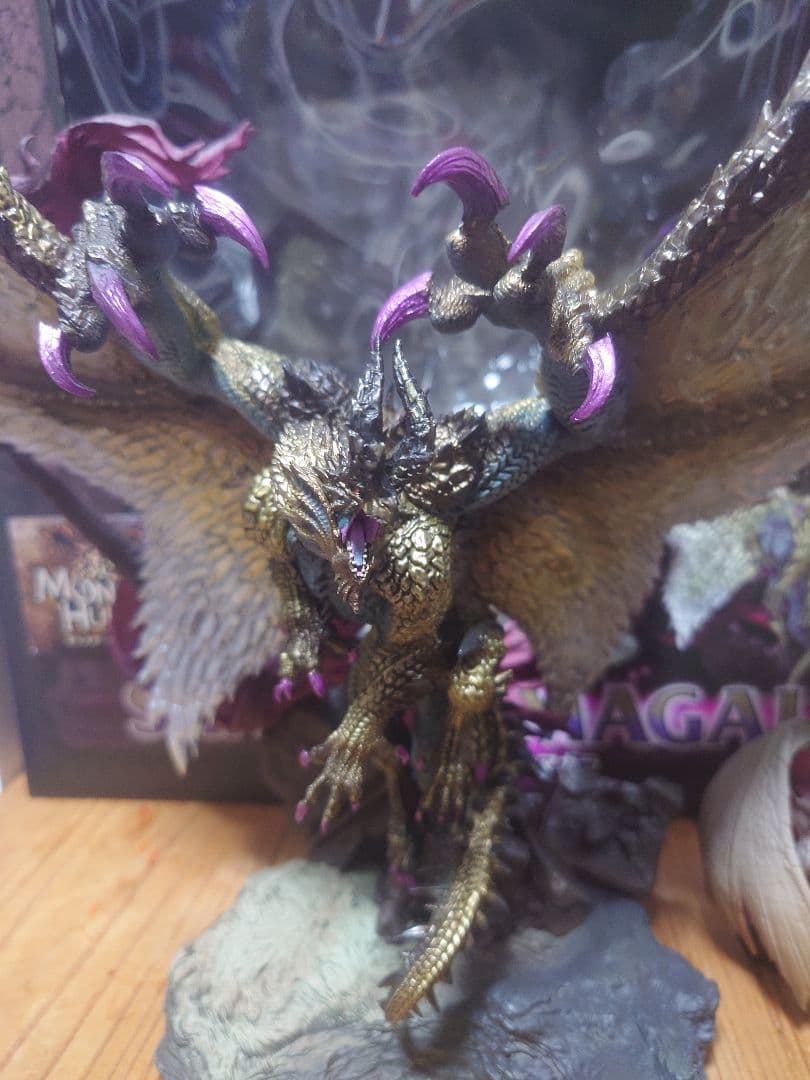 カプコンクリエイターズモデル天廻龍シャガルマガラ、amiiboメルゼナセット