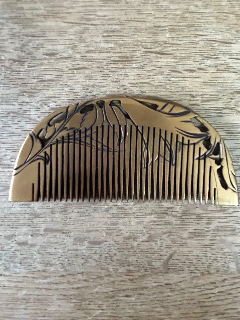 ゴールド螺鈿細工透かし模様櫛とかんざしセット　箱入り
