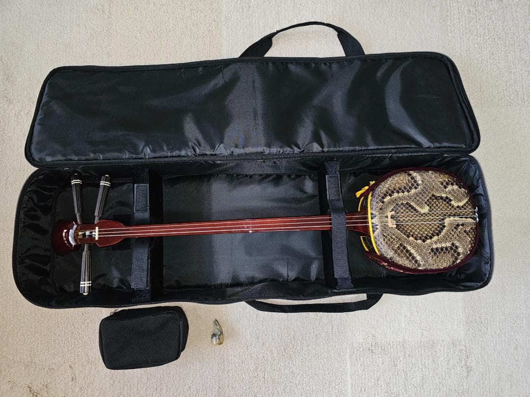 沖縄 三線　蛇皮 ソフトケース、ツメ付き 強化