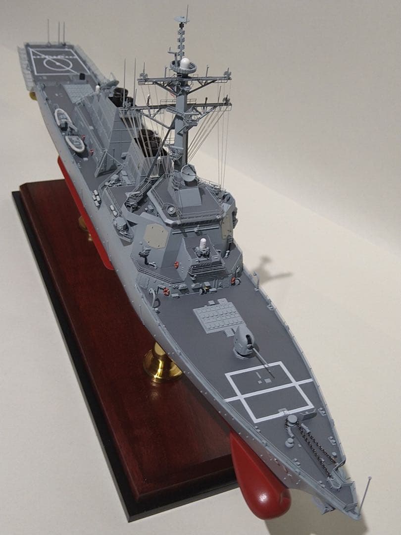 トランペッター製 1/350 DDG51 USS アーレイ・バーク ケース付