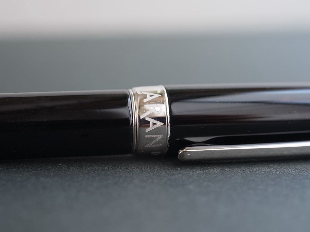 カランダッシュ油性ボールペン レマン　エボニーブラック