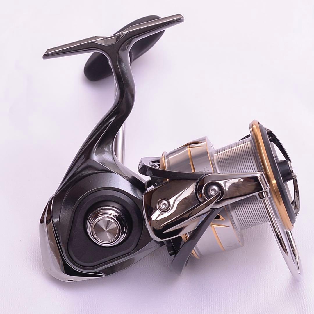 ダイワ ルビアス4000-CXH スピニングリール