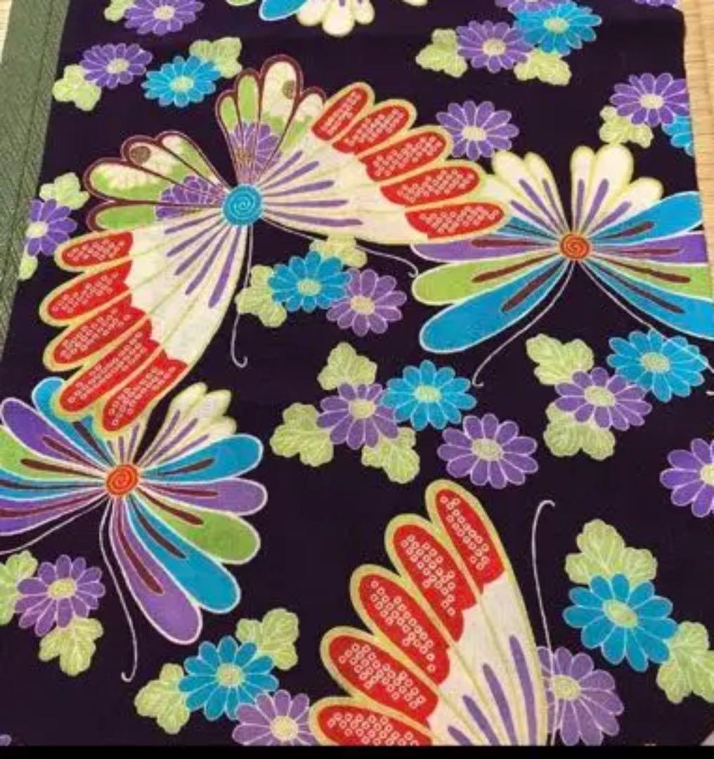 古布☆子供着物ハギレ☆鬼縮緬☆蝶と菊