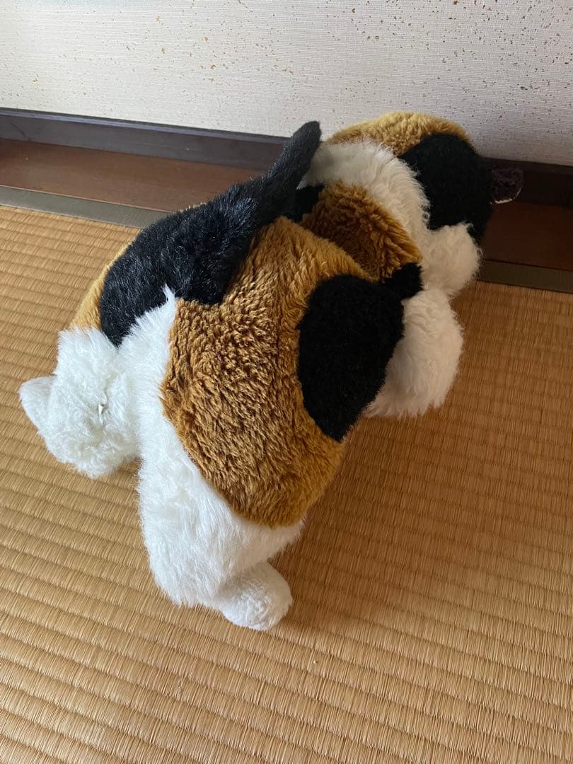 三毛猫のぬいぐるみ