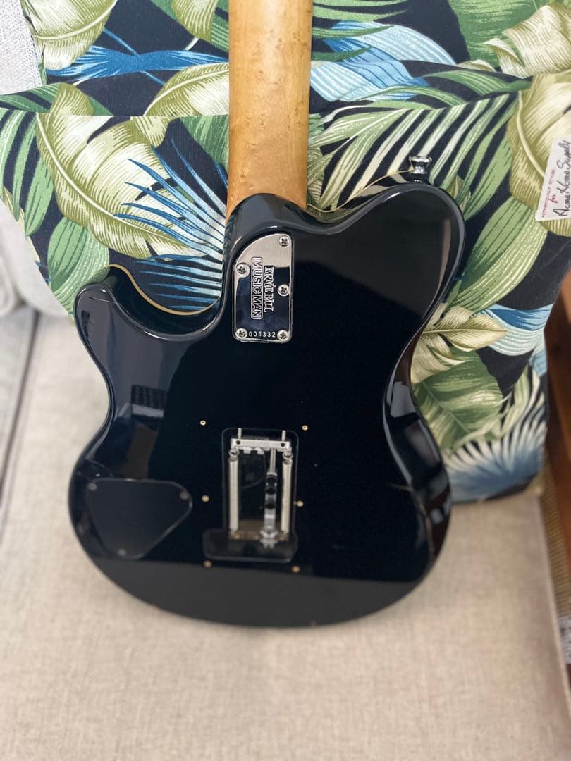 musicman axis （USA）gold w/trem Dチューナー