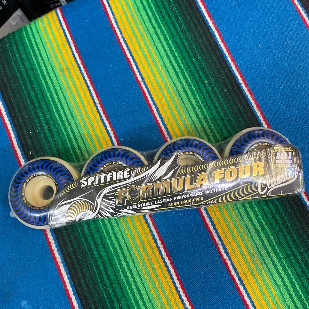 Spitfire スピットファイアウィールフォーマル4クラシック56mm101a