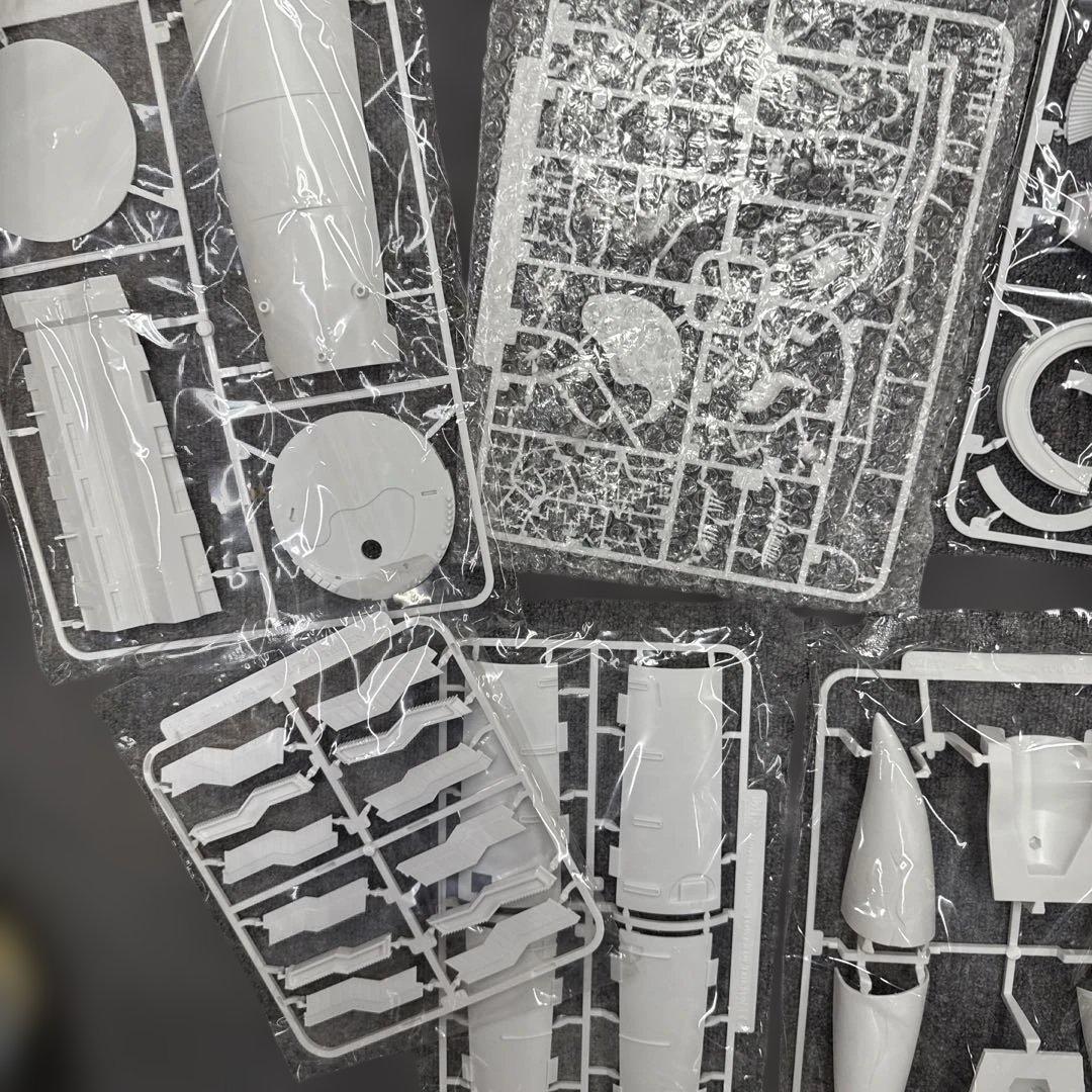 K*n様 海洋堂 太陽の塔 1/200 未組立 箱・説明書完備 金メッキパーツ