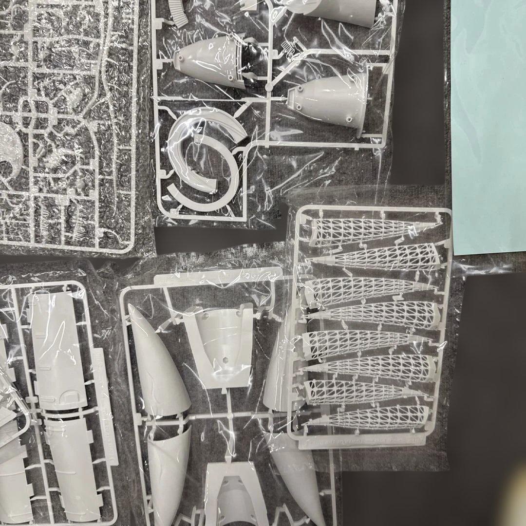 K*n様 海洋堂 太陽の塔 1/200 未組立 箱・説明書完備 金メッキパーツ