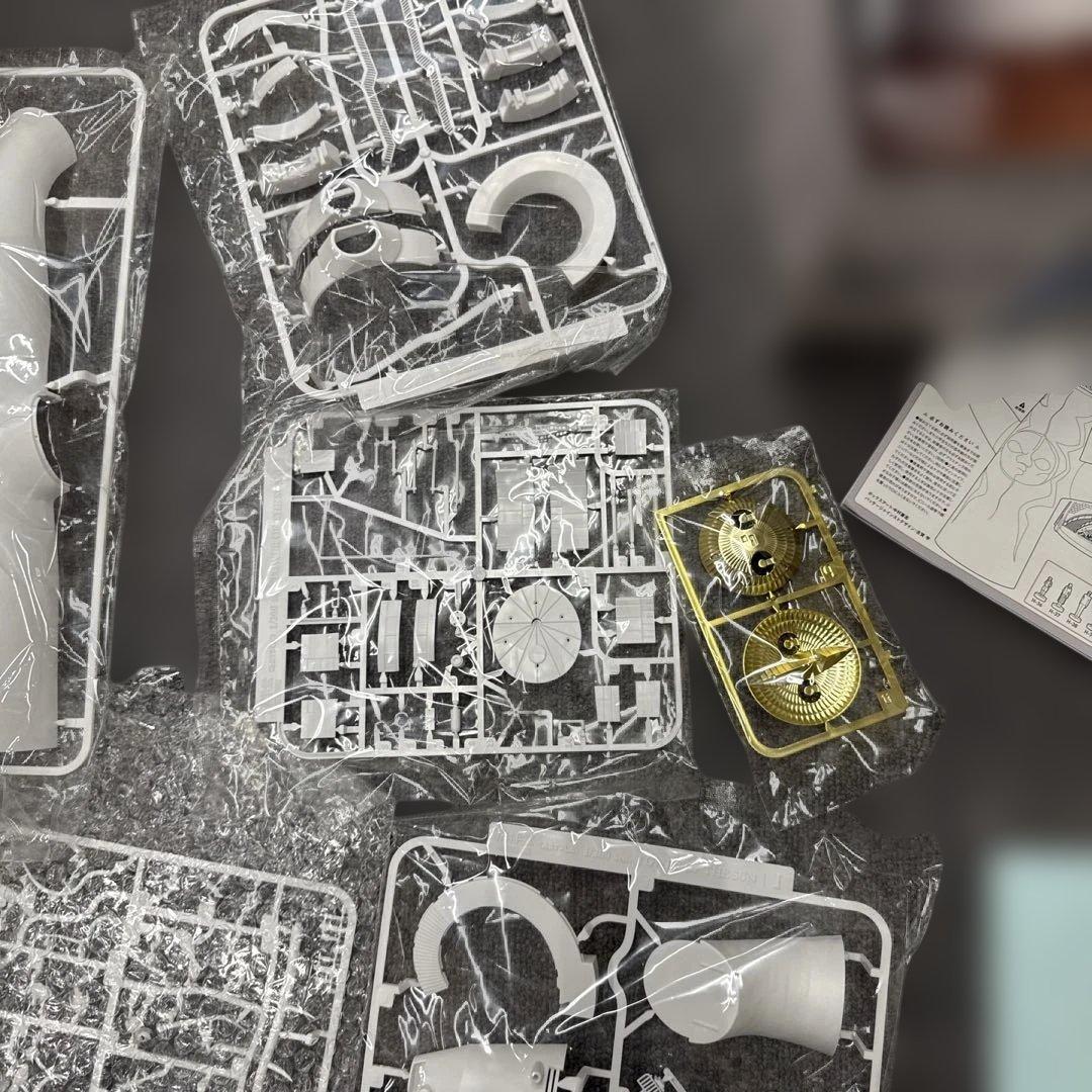 K*n様 海洋堂 太陽の塔 1/200 未組立 箱・説明書完備 金メッキパーツ