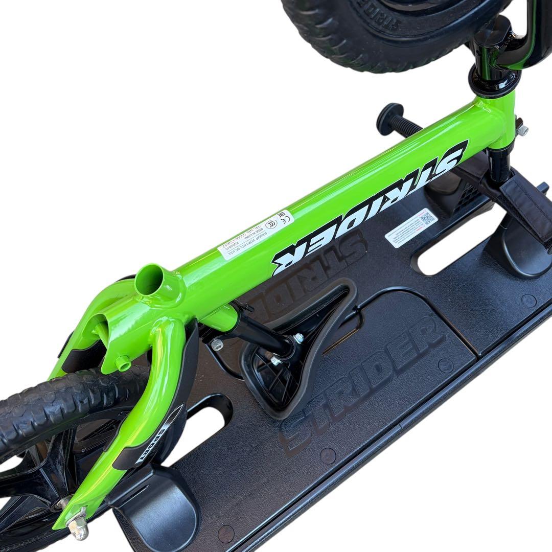 【極美品】STRIDER ストライダー 12インチ グリーン ロッキングベース付