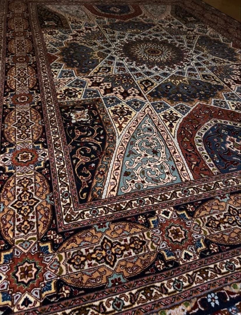 ペルシャ絨毯　タブリーズ　ゴンバディ文様　207×150㎝