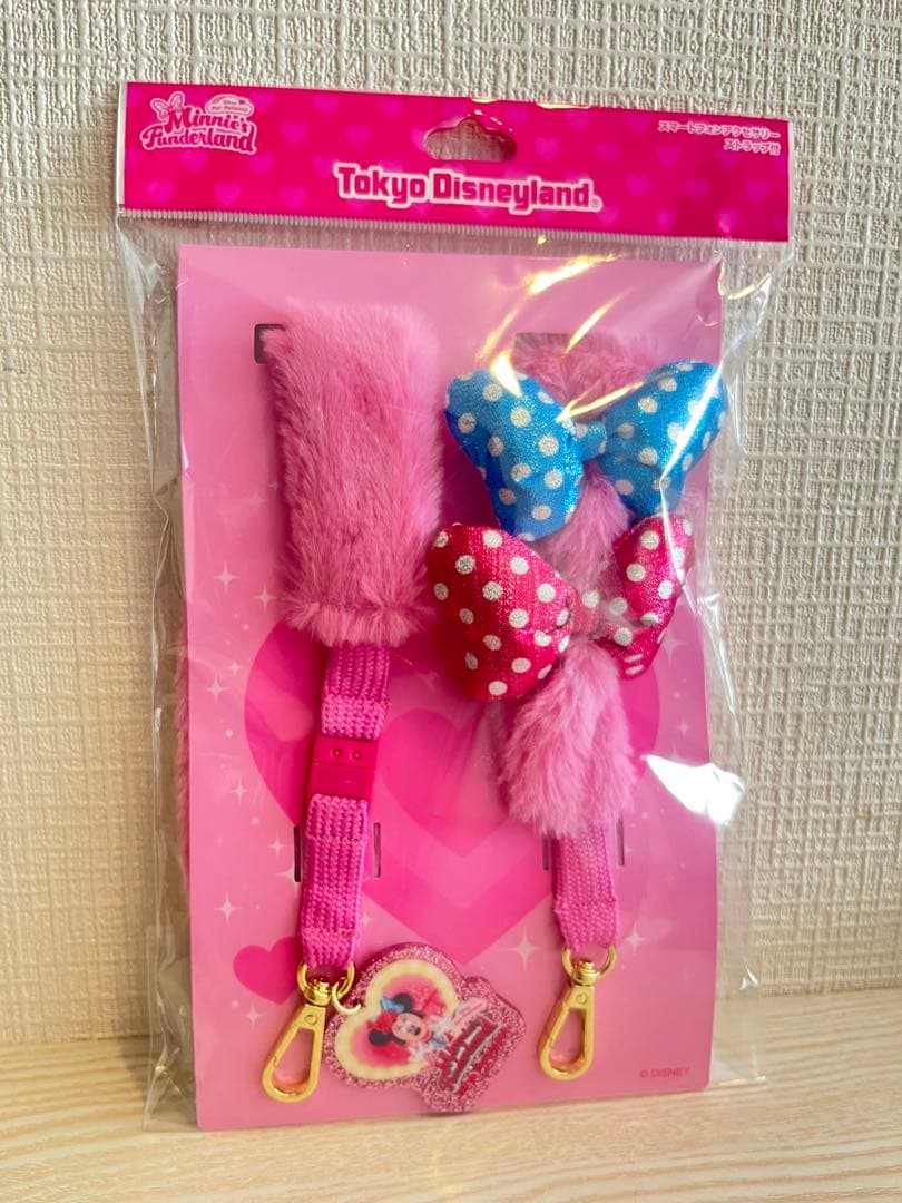 ミニーのファンダーランド　スマートフォンアクセサリーストラップ付き 新品未使用