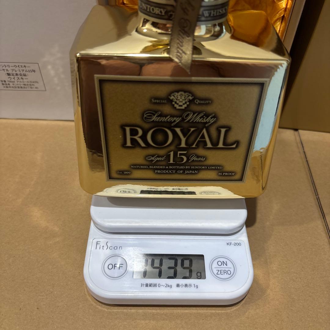 ＜非売品＞　サントリーウイスキーローヤルプレミアム15年　ゴールドボトル　箱付き