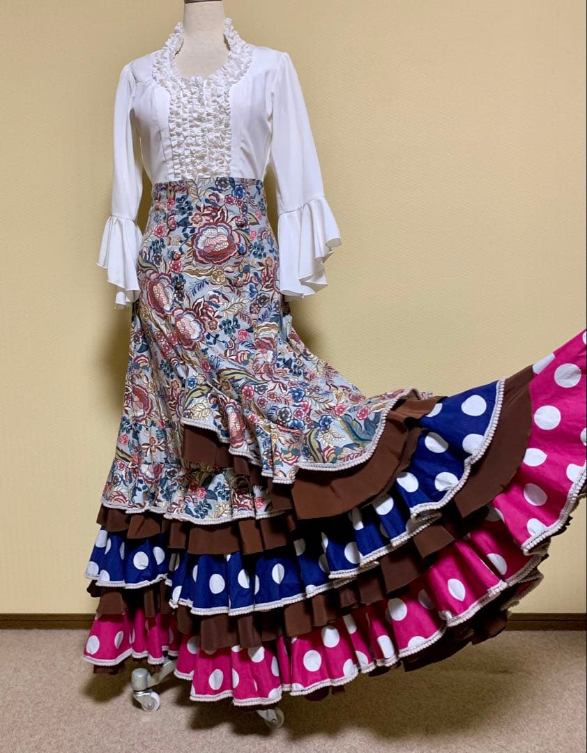 フラメンコ衣装　Mari Quita 上下➕ブラウス➕ウエストリボンの4点セット