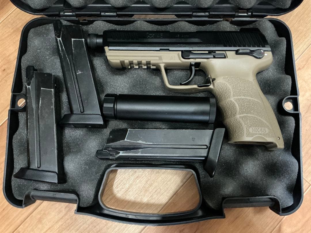 東京マルイ　HK45 ガスブローバック　タクティカル ハンドガン　3マガジン付き