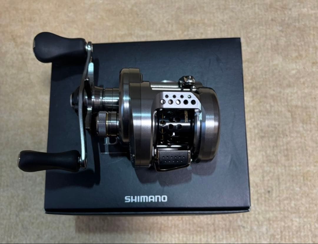 【極美品】シマノ　カルカッタコンクエストBFS HG 左ハンドル