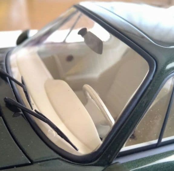 ノレブ 1/18 ポルシェ 911(964) カレラ4 1992 グリーン