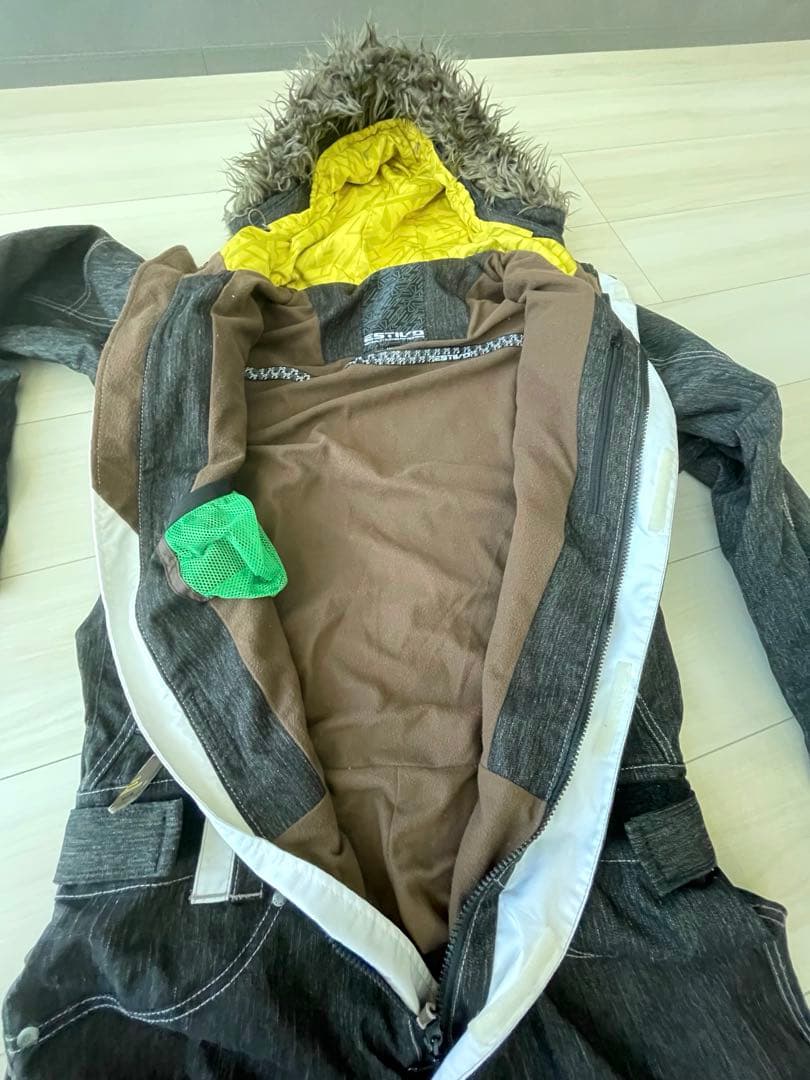 スノーボードウェア　つなぎ