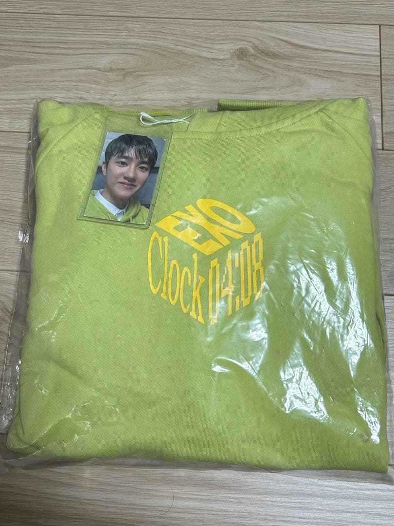 D.O. ギョンス　EXO フーディー　パーカー　トレカ付き　レア　未使用品