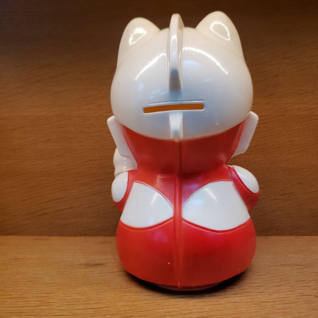 蔵出し特価ウルトラマン フィギュア招き猫貯金箱高さ１４cm