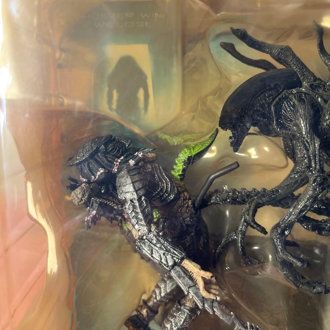 マクファーレントイズ　AVP ジオラマ　エイリアン　プレデター　フィギュア