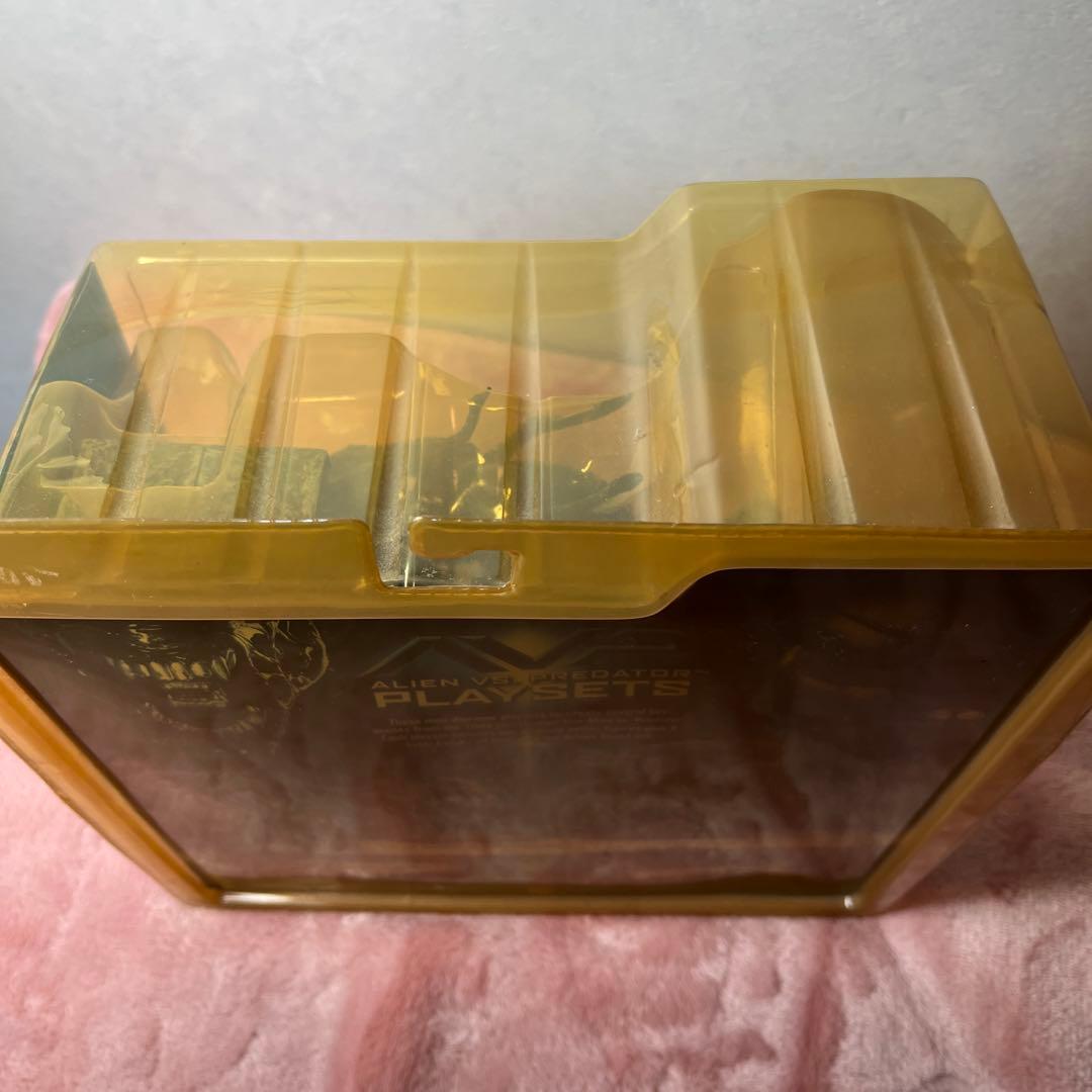 マクファーレントイズ　AVP ジオラマ　エイリアン　プレデター　フィギュア